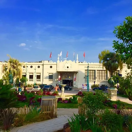 Hyper Centre شقة *